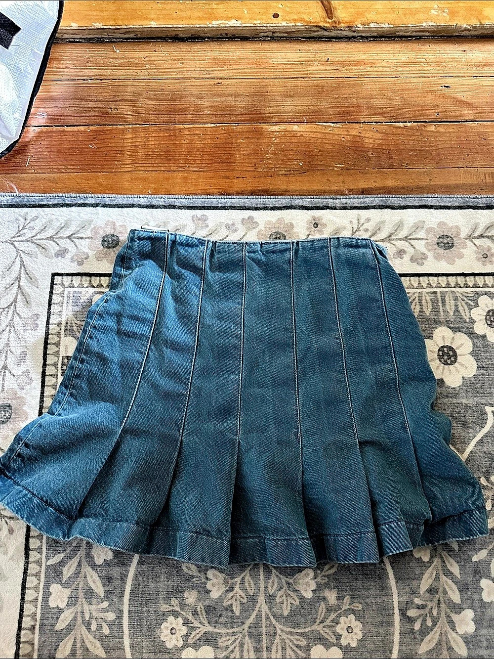 ZARA Pleated Ruffle Mini Jean Skirt in Blue Size Large